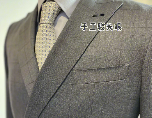 企業(yè)有必要定做團(tuán)體職業(yè)裝西服嗎？