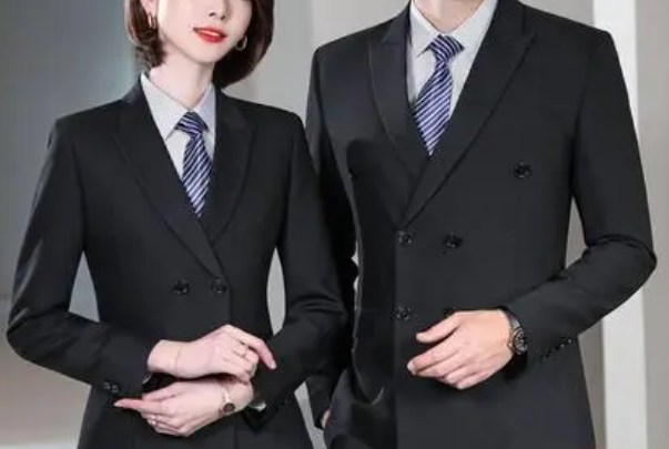 企業(yè)職業(yè)正裝西服選擇定制好/還是成品好？